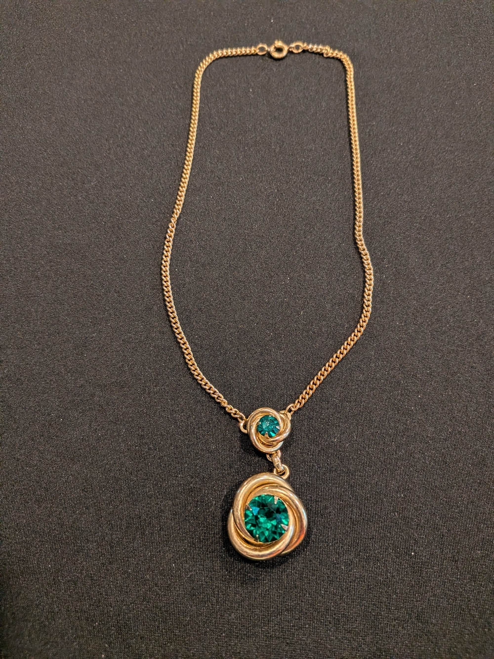 Vintage 1999 Gold-Tone Necklace with Emerald Green Crystal Pendant 8.5"
